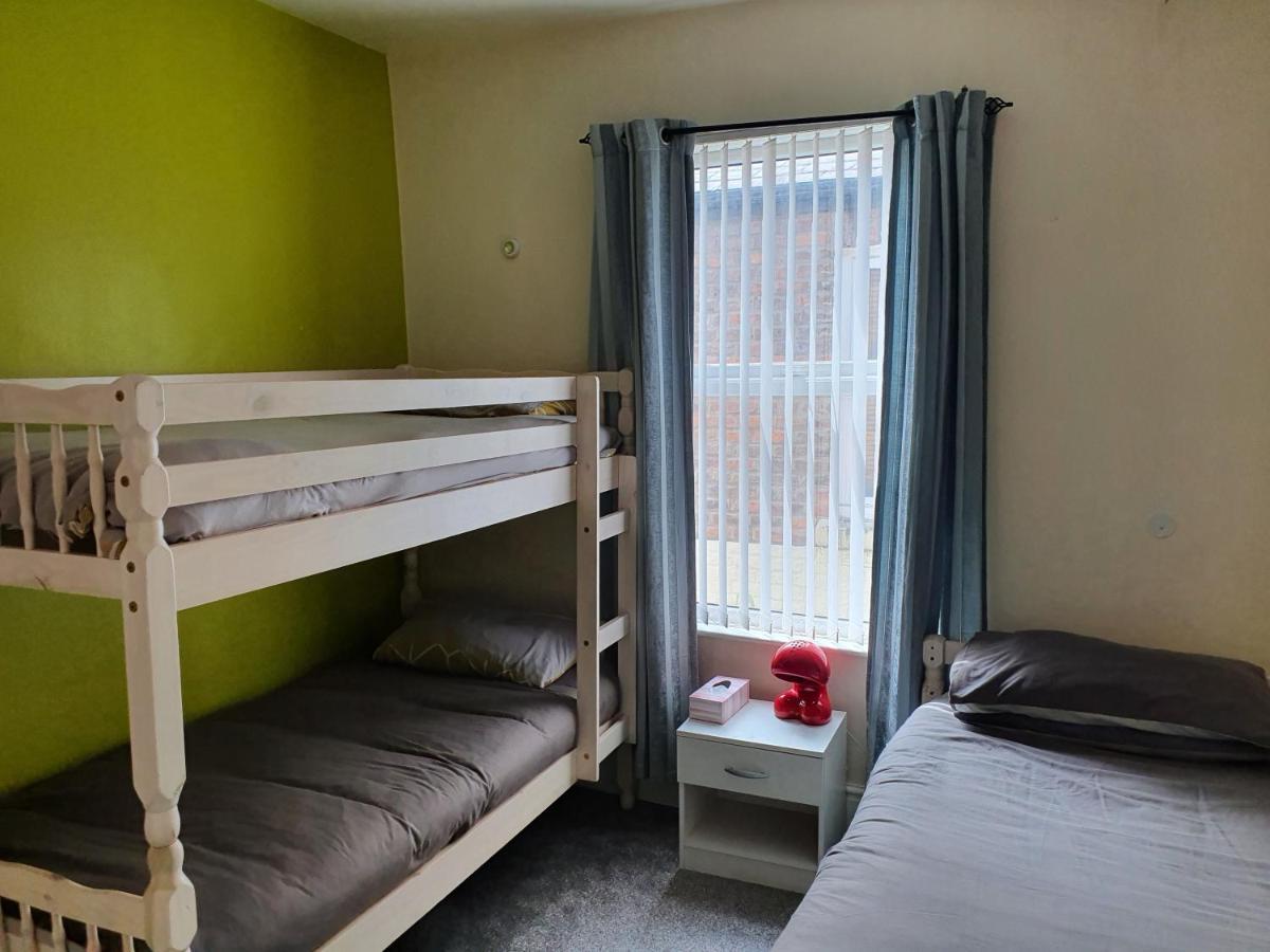 12 Person 6 Bedroom Self Catering House Liverpool Exterior foto